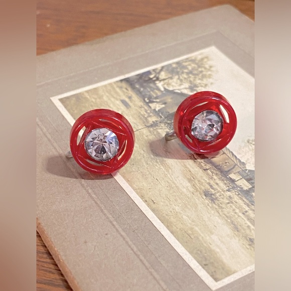 Vintage Early Plastic Red Lucite and Rhinestone Screw Back Earrings - Picture 6 of 8